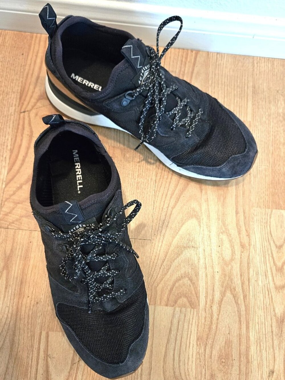 Merrell Men's Alpine 83 Sneaker MADE FOR: Everyday - Black – size 10 med
